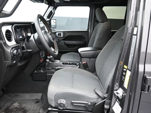 Used 2024 Jeep Gladiator Sport image 21