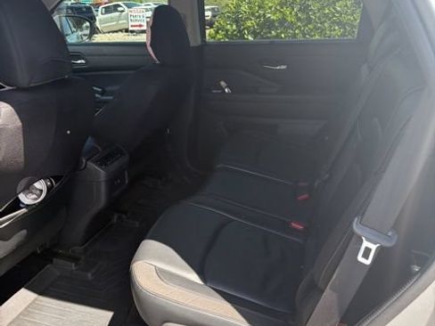 Used 2022 Nissan Pathfinder SL w/ SL Black Package FWD image 21