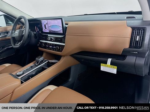 New 2026 Nissan Pathfinder Platinum image 31