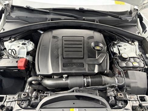 Used 2019 Jaguar F-PACE Prestige image 25