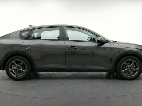 Used 2025 Kia K4 LXS image 11