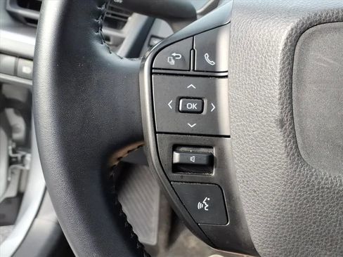 Used 2024 Toyota Prius LE image 28