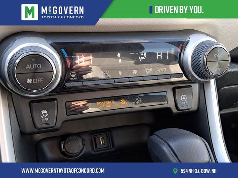 Used 2020 Toyota RAV4 XLE w/ Convenience Package image 27
