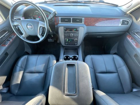 Used 2012 GMC Yukon SLT w/ SLT Chrome Package image 15