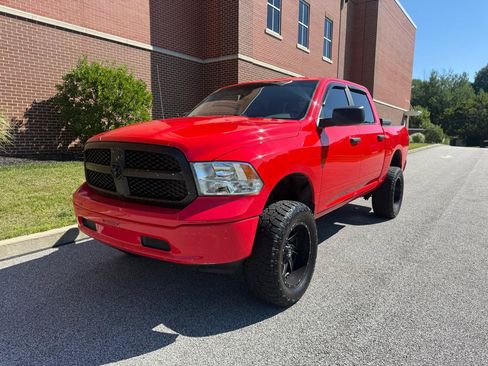Used 2018 RAM 1500 Classic SLT AWD/4WD image 1