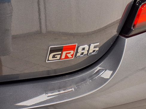 Used 2025 Toyota GR86 Premium RWD image 29