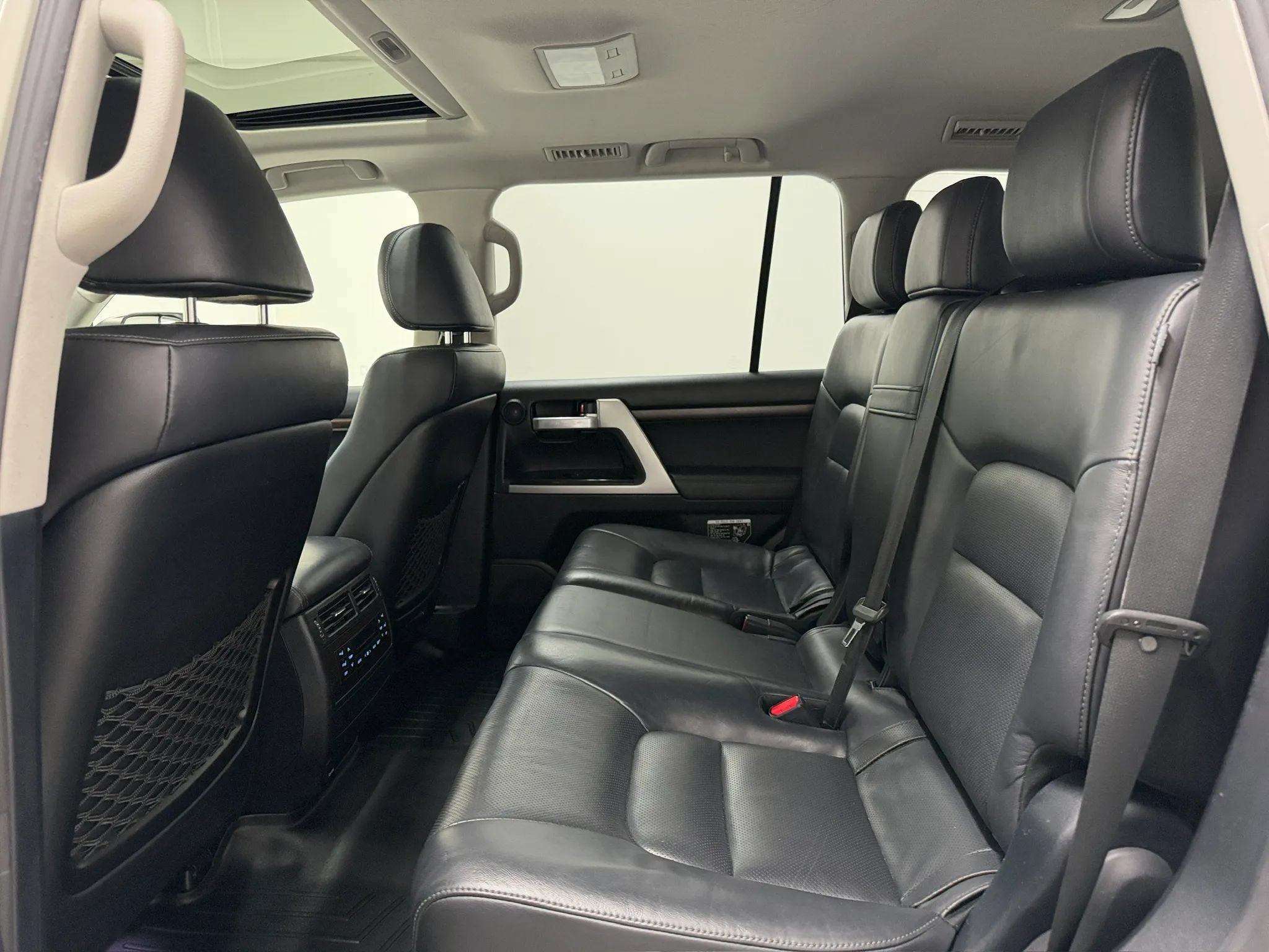 Used 2018 Toyota Land Cruiser AWD/4WD image 65