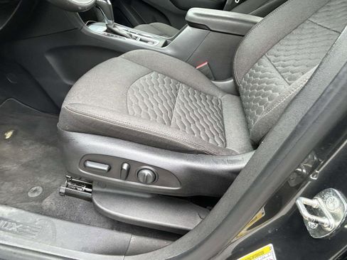 Used 2019 Chevrolet Equinox LT w/ LPO, Blackout Package image 17