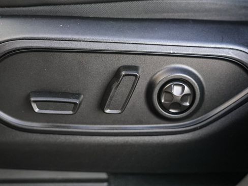 Used 2023 Jeep Grand Cherokee L Laredo image 21