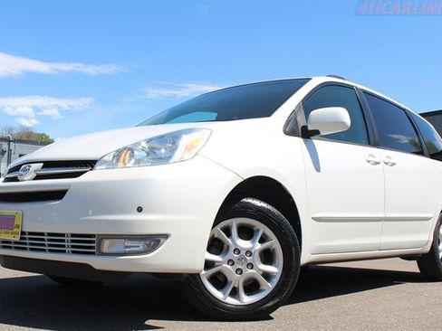 Used 2005 Toyota Sienna XLE Limited AWD/4WD image 1