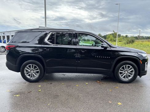Used 2023 Chevrolet Traverse LT AWD/4WD image 4