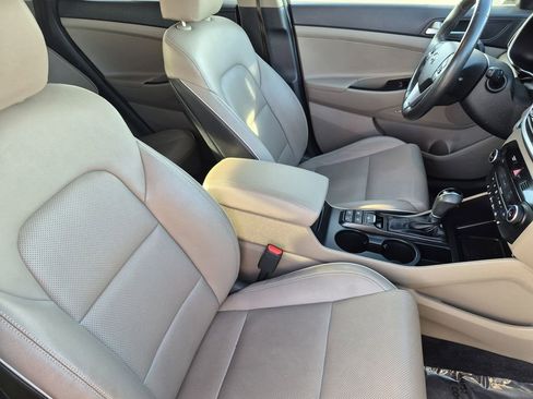Used 2021 Hyundai Tucson Limited image 16
