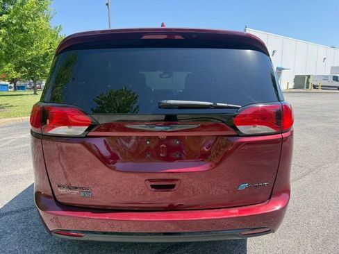 Used 2020 Chrysler Pacifica Limited FWD image 6