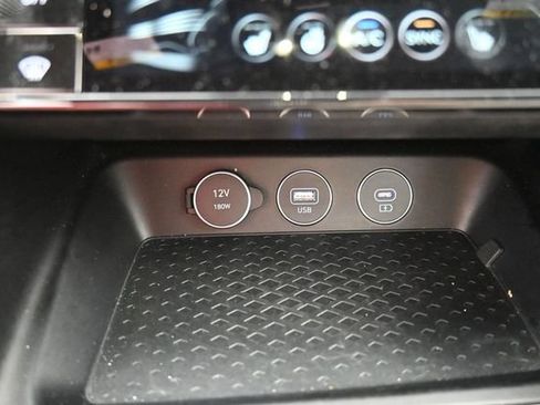 Used 2025 Genesis G70 2.5T AWD/4WD image 23