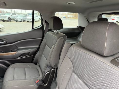 Certified 2023 GMC Acadia SLE w/ Elevation Edition AWD/4WD image 9