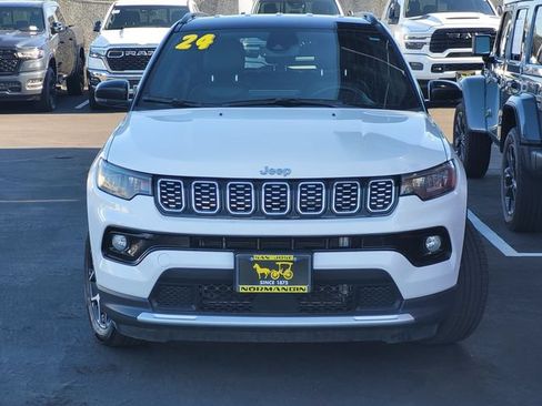 Used 2024 Jeep Compass Limited AWD/4WD image 2