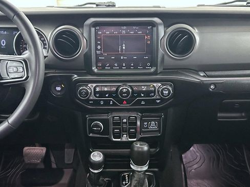 Used 2023 Jeep Gladiator Sport AWD/4WD image 12