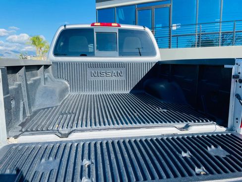 Used 2019 Nissan Frontier SV image 6