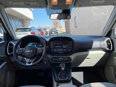 Used 2025 Kia Soul LX w/ LX Technology Package image 31