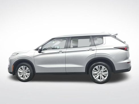 Used 2025 Mitsubishi Outlander ES AWD/4WD image 10
