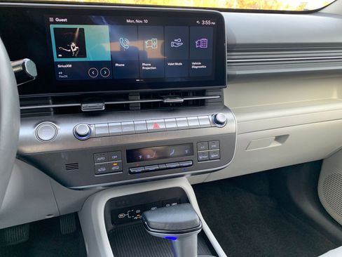 Used 2025 Hyundai Kona SEL image 18