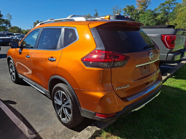 Used 2017 Nissan Rogue SL w/ SL Premium Package AWD/4WD image 7