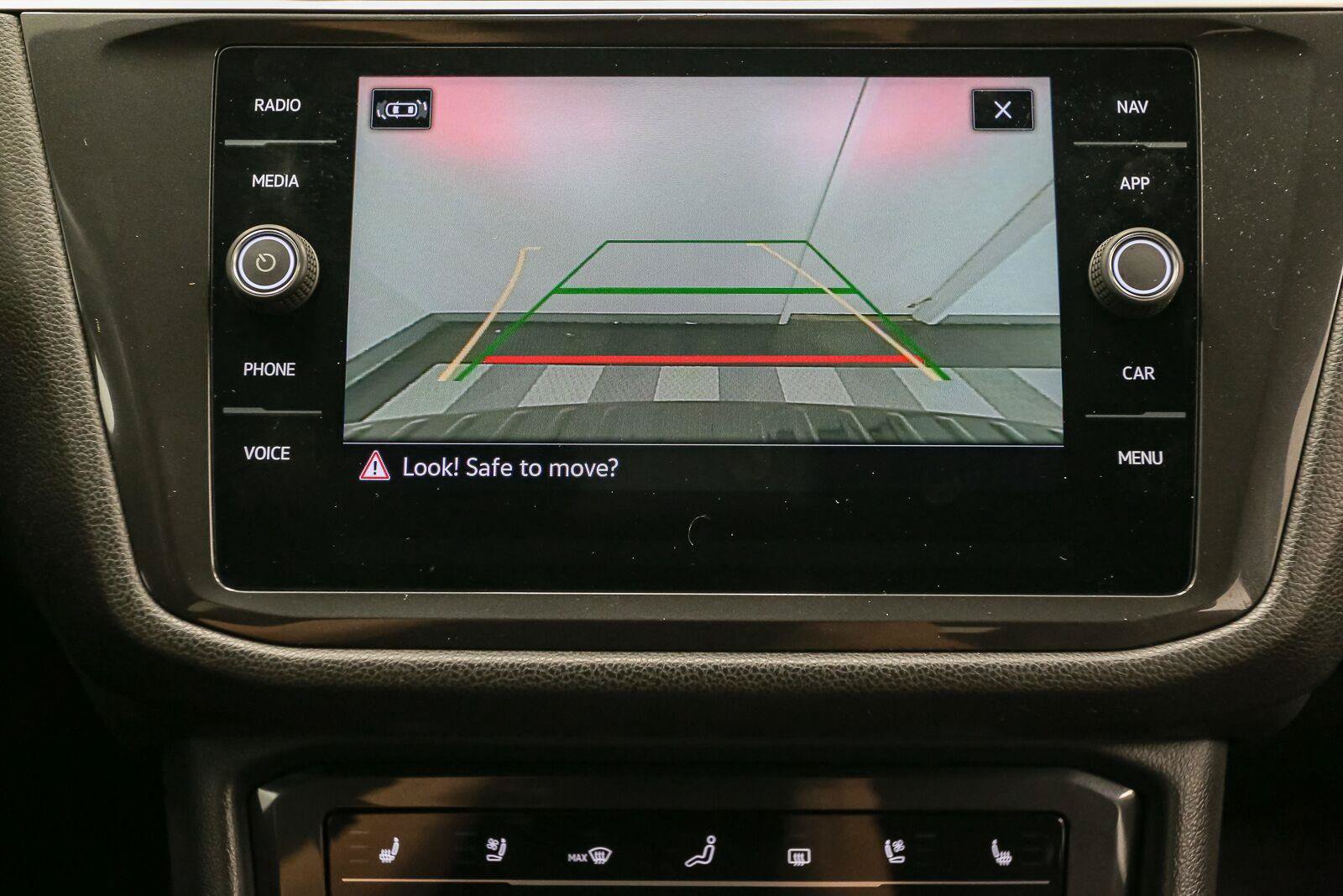 Used 2023 Volkswagen Tiguan SEL R-Line AWD/4WD image 35
