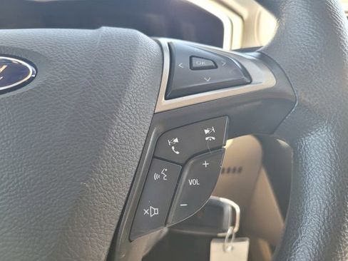 Used 2016 Ford Fusion SE image 26