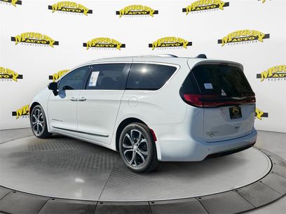 New 2026 Chrysler Pacifica Pinnacle