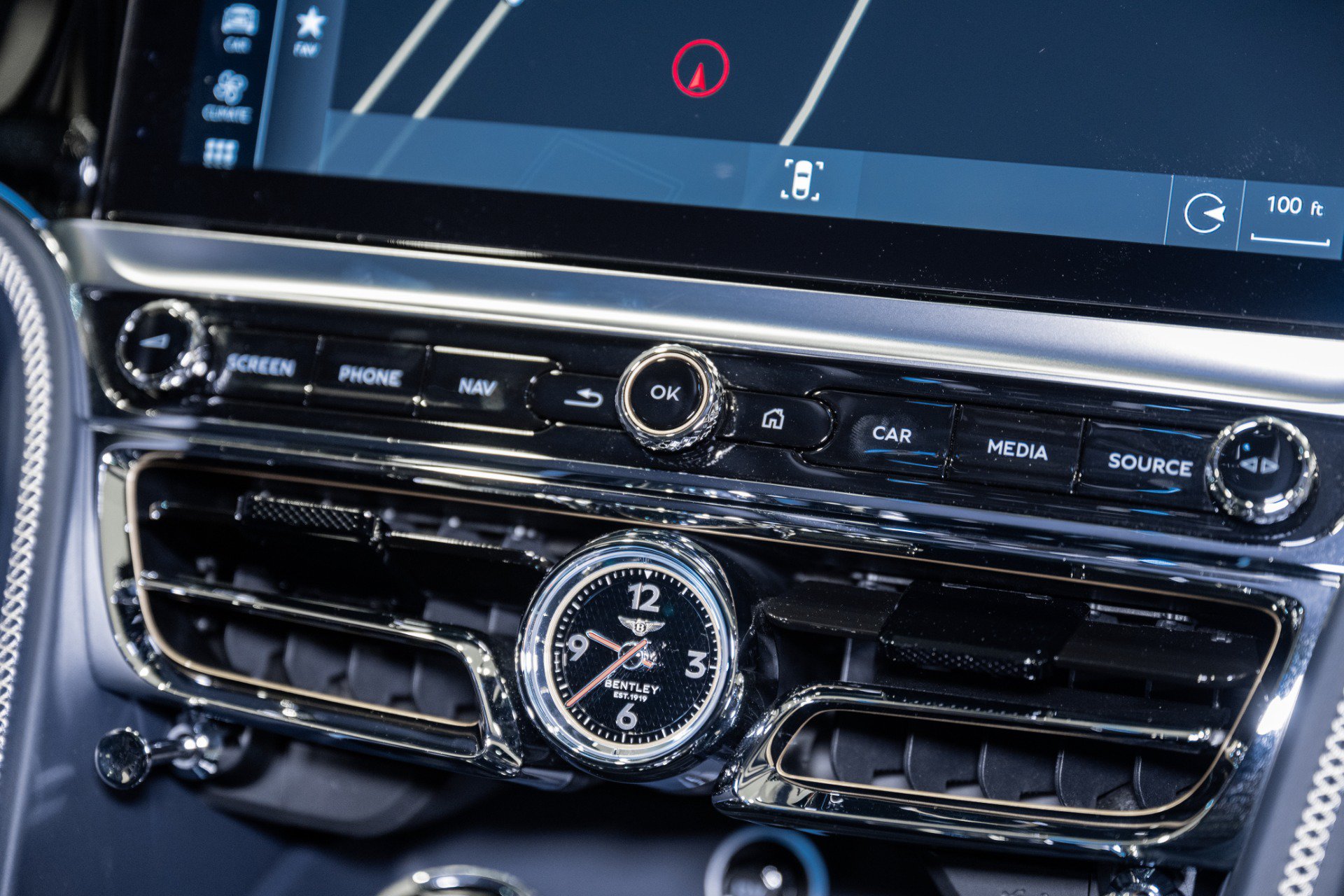 Used 2024 Bentley Flying Spur V8 AWD/4WD image 42