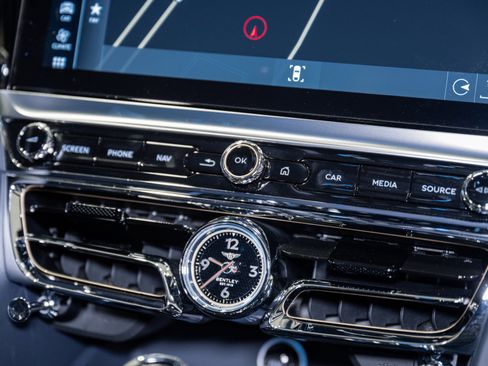 Certified 2024 Bentley Flying Spur V8 AWD/4WD image 42
