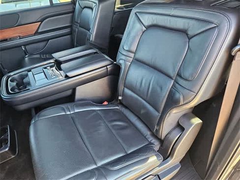 Used 2019 Lincoln Navigator L Reserve image 19