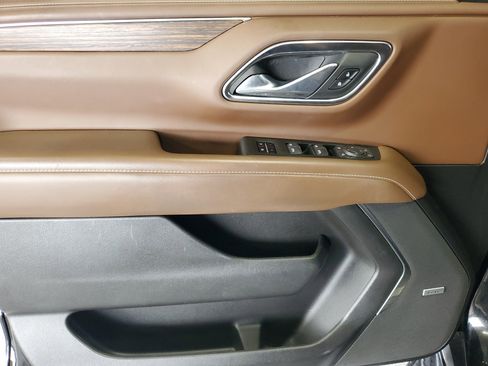 Used 2022 Chevrolet Tahoe High Country RWD image 14