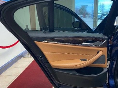 Used 2018 BMW 530i w/ Premium Package RWD image 14