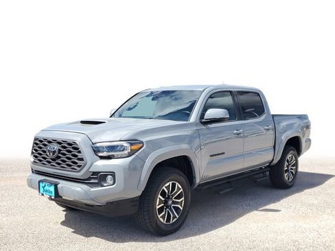 Used 2021 Toyota Tacoma TRD Sport w/ Technology Package RWD image 2