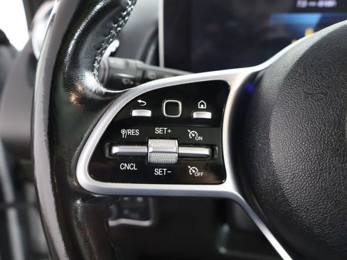 Used 2021 Mercedes-Benz GLB 250 4MATIC w/ Premium Package image 44