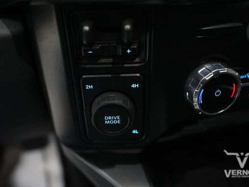 Used 2025 Ford F350 Lariat AWD/4WD image 23