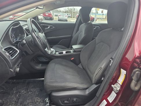Used 2016 Chrysler 200 Limited w/ Convenience Group image 13