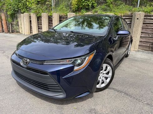 Used 2024 Toyota Corolla LE FWD image 1