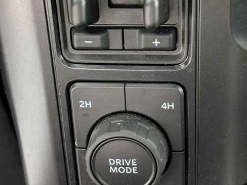 Used 2025 Ford F250 Platinum AWD/4WD image 27