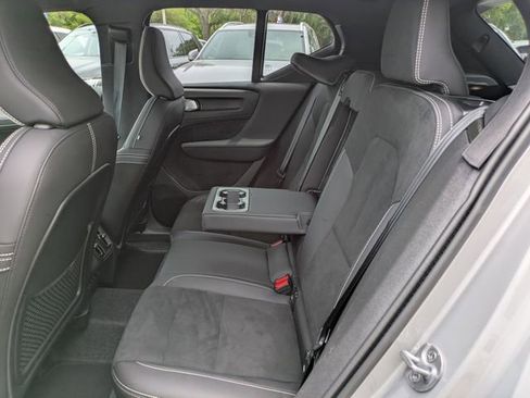 Used 2025 Volvo XC40 B5 Plus AWD/4WD image 18