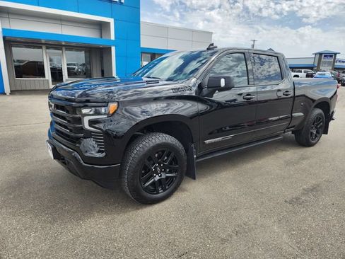 Used 2025 Chevrolet Silverado 1500 High Country w/ Midnight Edition AWD/4WD image 2