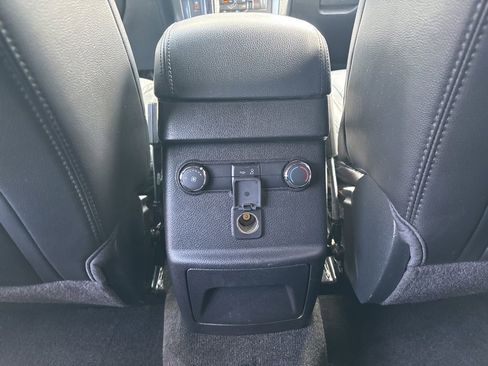 Used 2017 Ford Explorer XLT w/ Equipment Group 202A AWD/4WD image 29