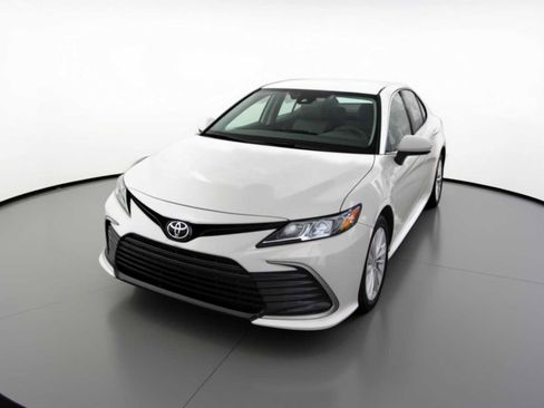 Used 2023 Toyota Camry LE image 1