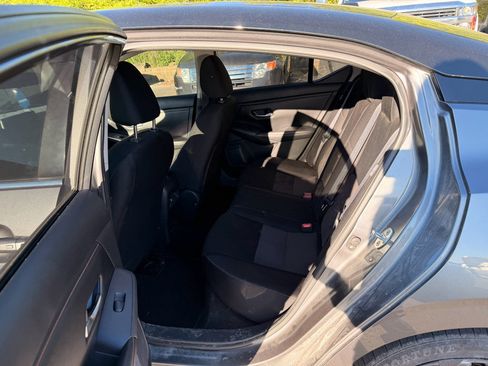 Certified 2023 Nissan Sentra SR w/ Midnight Edition Package FWD image 7