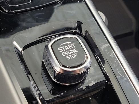 New 2026 Volvo XC60 B5 Plus w/ Protection Package Premier image 25