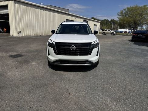 New 2026 Nissan Pathfinder SL AWD/4WD image 2