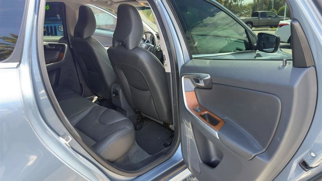 Used 2017 Volvo XC60 T6 Inscription AWD/4WD image 13