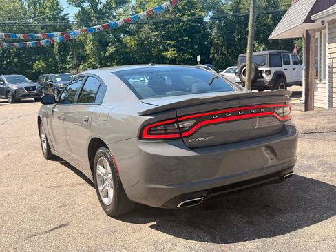 Used 2019 Dodge Charger SXT RWD image 5