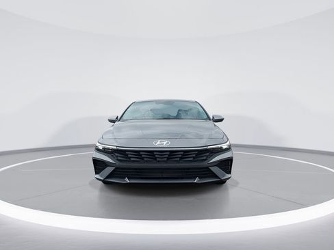 New 2026 Hyundai Elantra SE FWD image 3